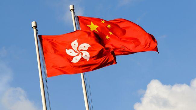 救援受困的长颈鹿